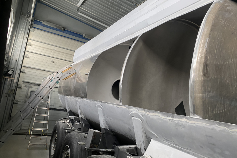 Servis / Oprava cisternových nadstavieb - foto Servis / Oprava cisternových nadstavieb - foto